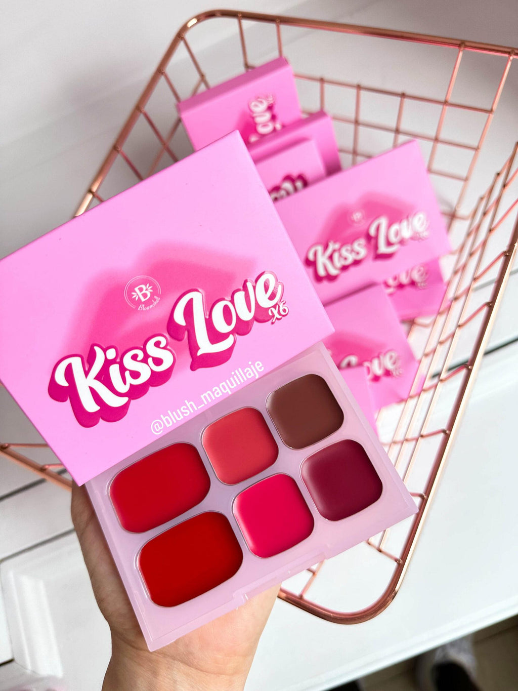 Kiss Love Bloomshell